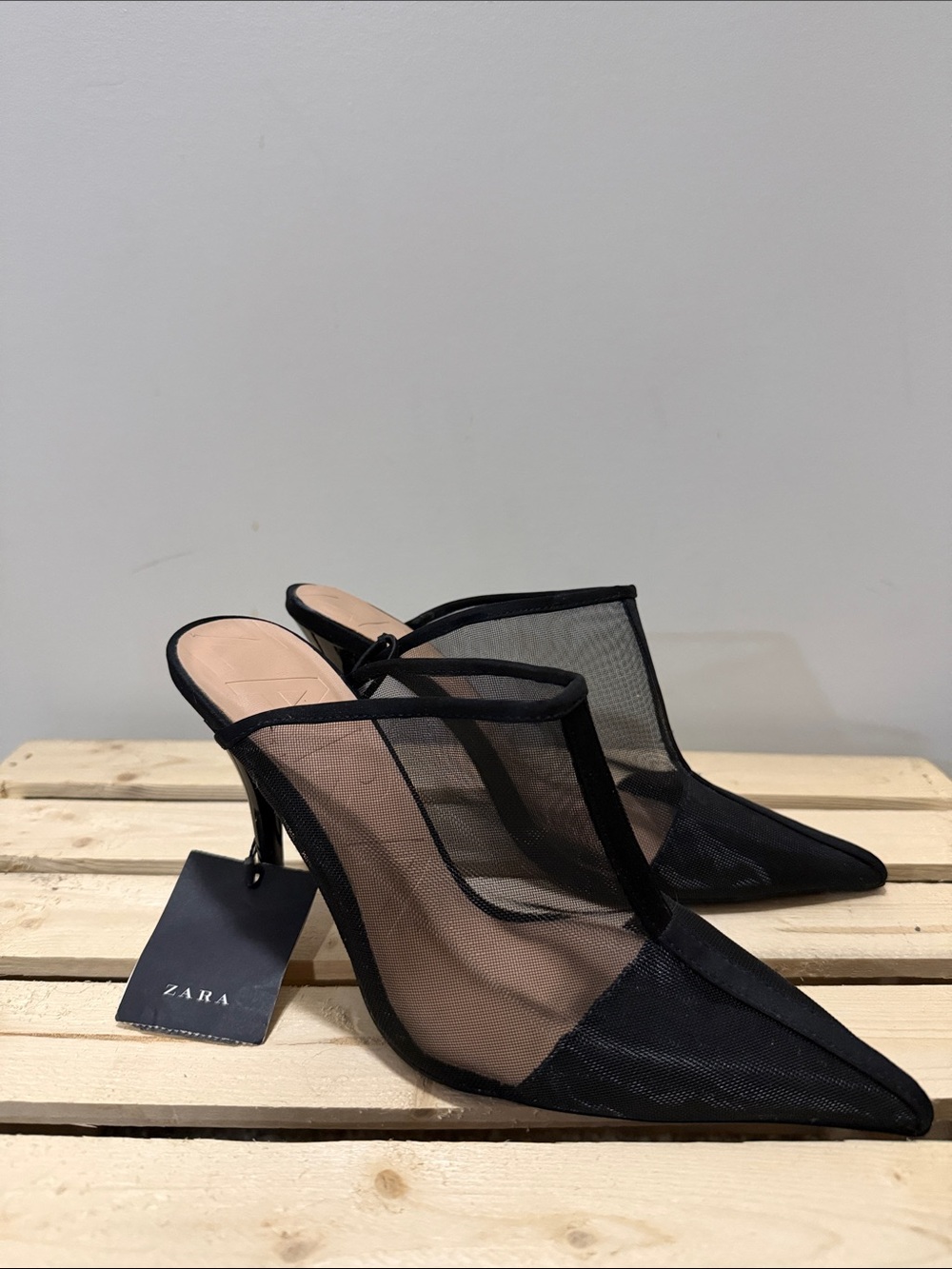 Zara Black Mesh Pointed Heels 3.5inches / Size 6